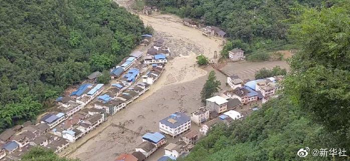 四川致7死山洪与泄洪有关？官方辟谣是怎么回事，关于四川洪水死亡的新消息。