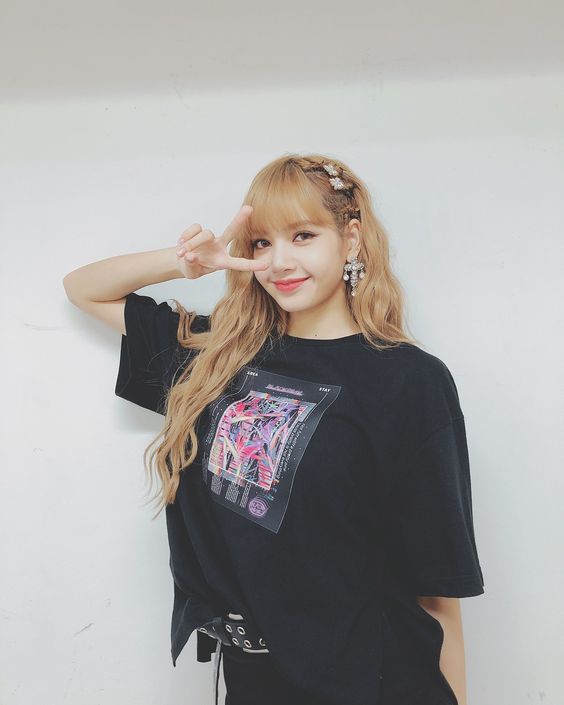 blackpink成员lisa血型图片